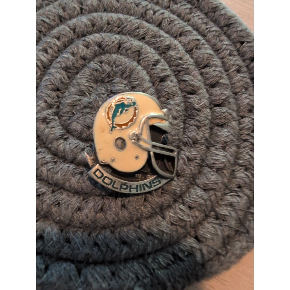 Old Miami Dolphins Helmet logo‎ #1, NFL Football pin